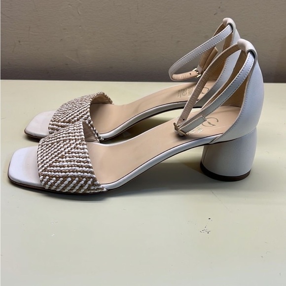 MADE IN ITALY GIOVANNA GRAZZINI LEATHER  White and Tan Sandals with Ankle Strap - Picture 4 of 9